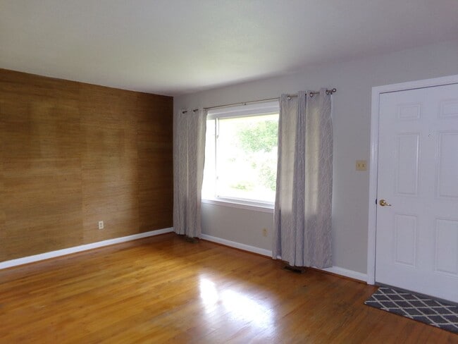 Building Photo - Charming Home in Havelock