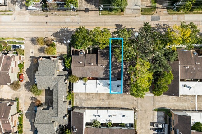 Building Photo - 1928 Augusta Dr