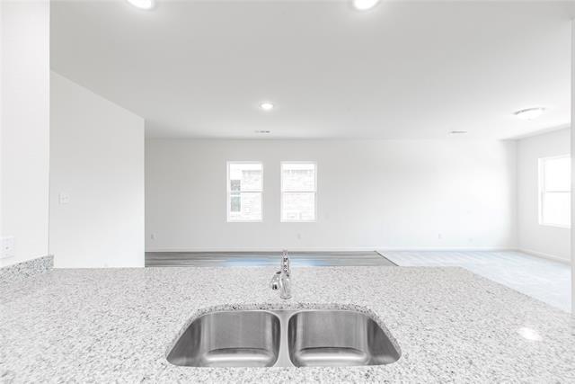 Building Photo - 772 Wellington Dr