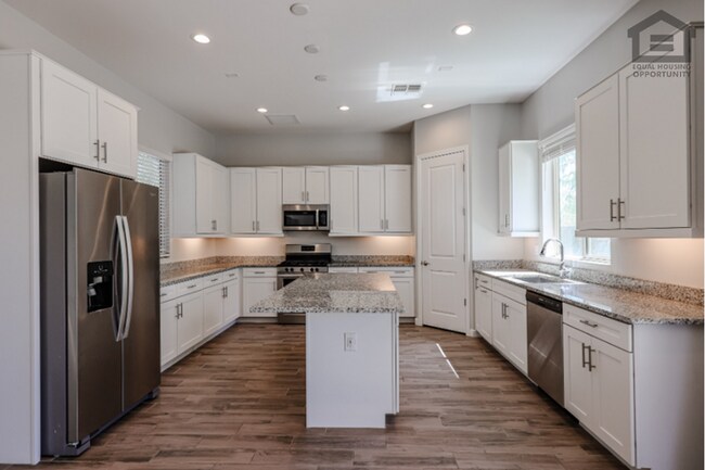 Building Photo - 4Bed/3Bath House at Mayo Blvd/Scottsdale Rd! Move-In Ready on 09/10/2026! – Gated Community!