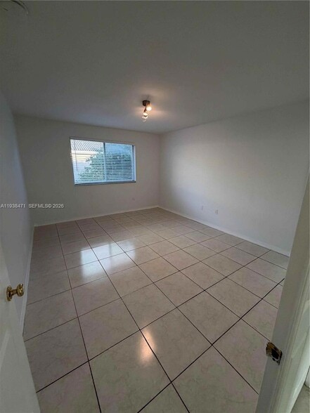 Building Photo - 5755 NW 115th Ct