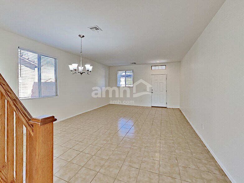 Building Photo - 17305 W Woodlands Ave