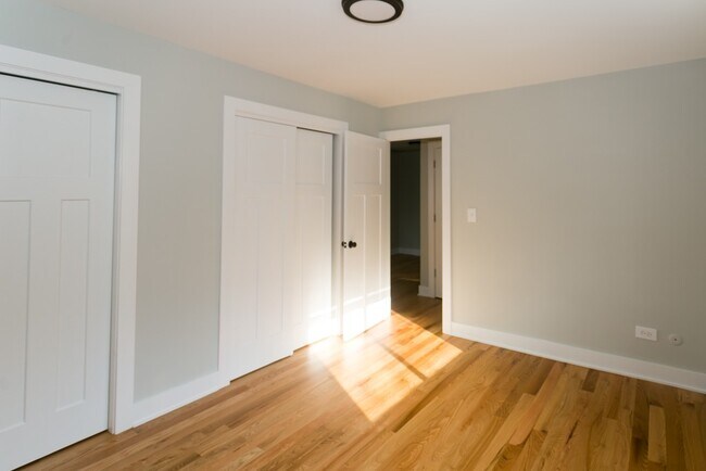 Building Photo - 699 Elm Pl