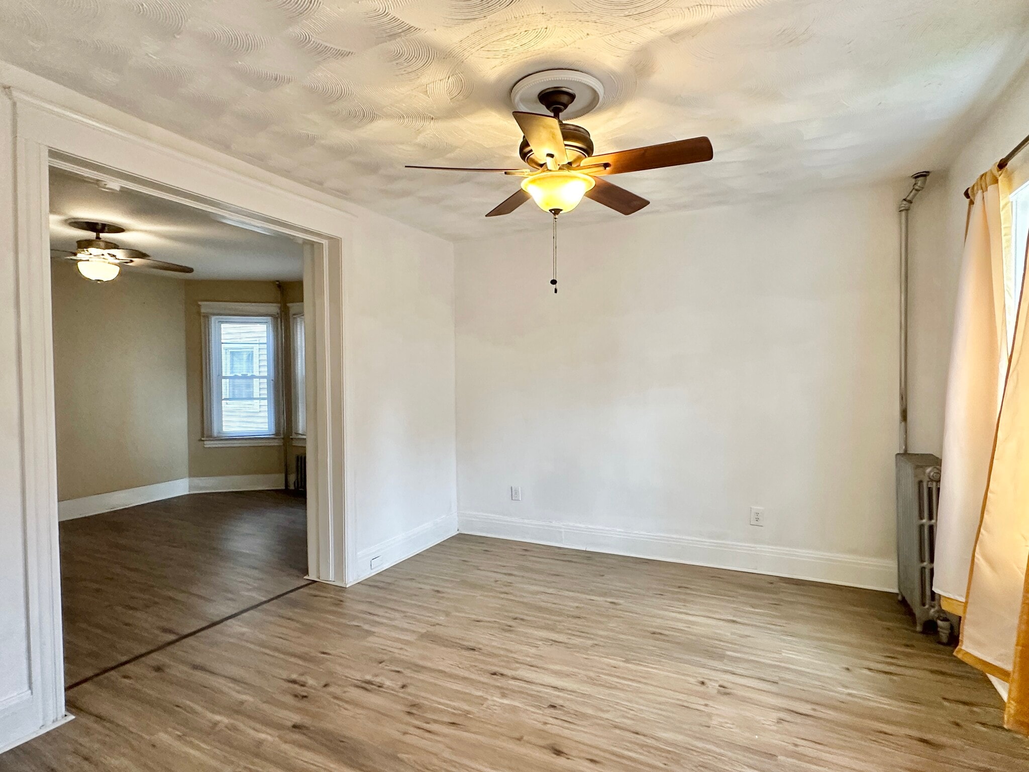 Building Photo - 519 S River St