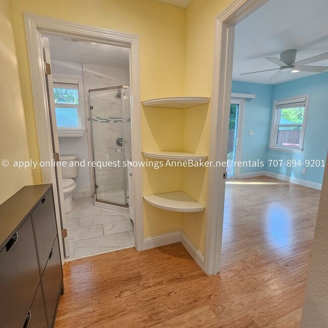 Building Photo - Downtown home on Corner Lot Available Now