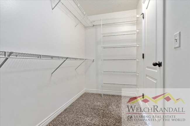 Building Photo - Spacious 3-Bed, 2-Bath Condo in West Jordan