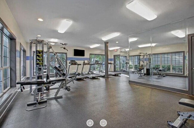 Building Photo - 7150 Peachtree Dunwoody Rd NE