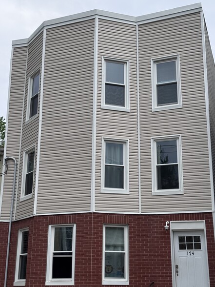 Building Photo - 174 Beacon Ave