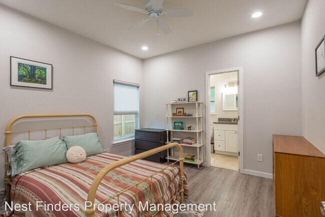 Building Photo - 2 br, 2 bath House - 461 Herbert Street