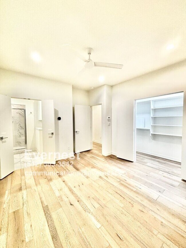 Building Photo - 2528 N Fitzhugh Ave