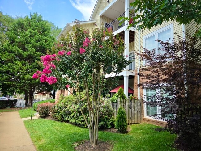 Building Photo - 4144 Fountainside Ln