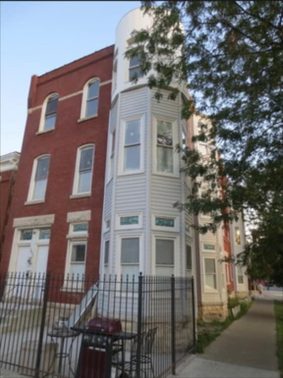 Primary Photo - 2021 N Campbell Ave