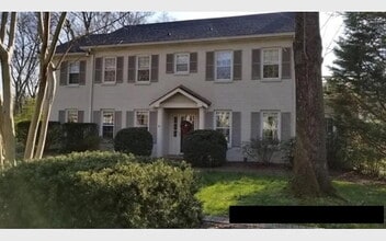 Building Photo - "Spacious 2600 Sq Ft Opportunity in Nashville's Prime Location!"