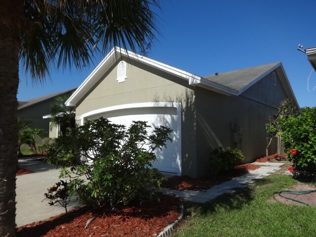 Primary Photo - 215 Lookout Dr