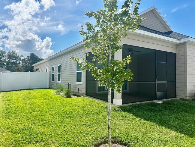 Building Photo - 4530 NW 14th Lp
