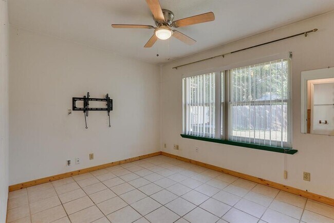 Building Photo - 3507 Hummingbird Ln