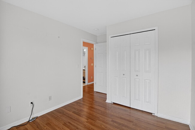 Building Photo - 1930 Lindsay Ln