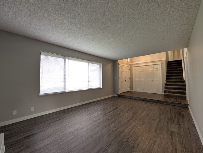 Building Photo - Beautiful Updated 3-Bed, 2-Bath Home In Thurston Area!