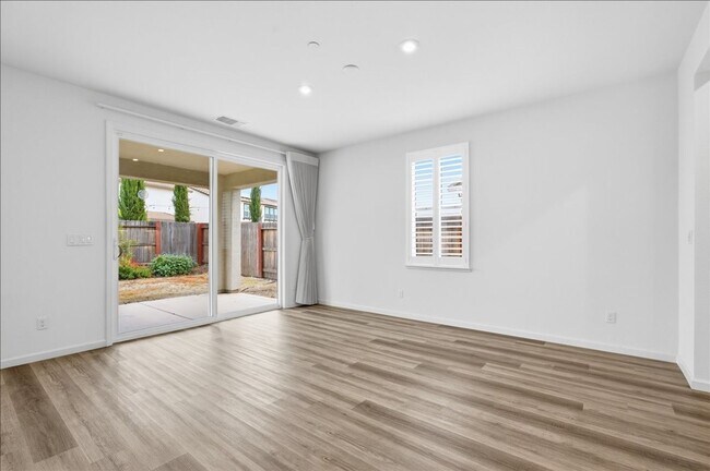 Building Photo - 7503 Allan Detrick Ave