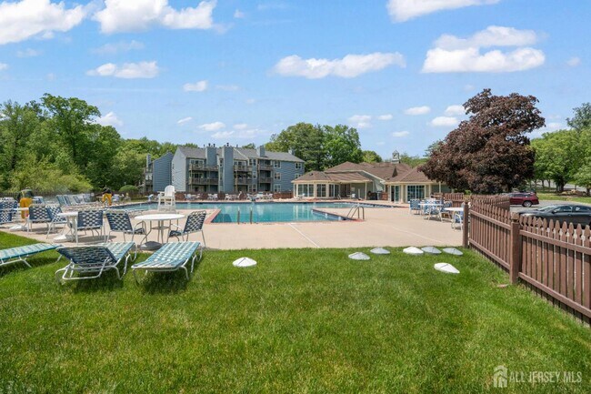 Building Photo - 6142 Cedar Ct