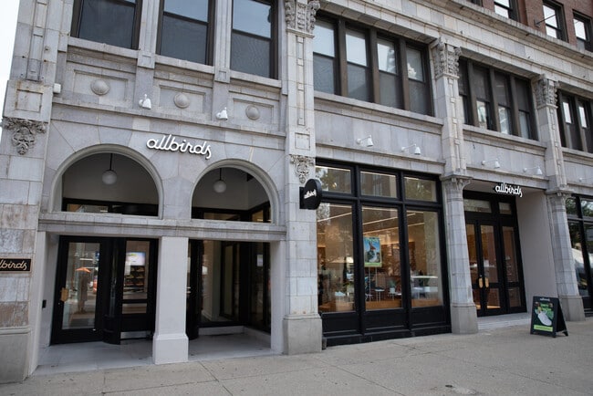 Building Photo - 1314 W Randolph St
