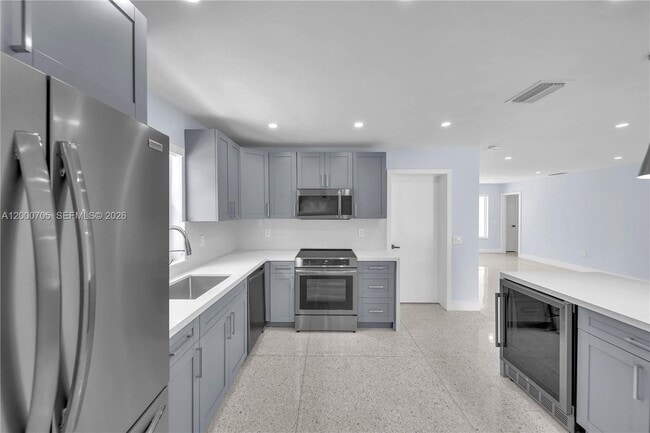 Building Photo - 2311 SW 23rd St