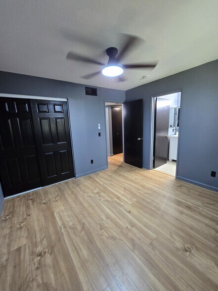 Building Photo - 102 Luna Grande Cir