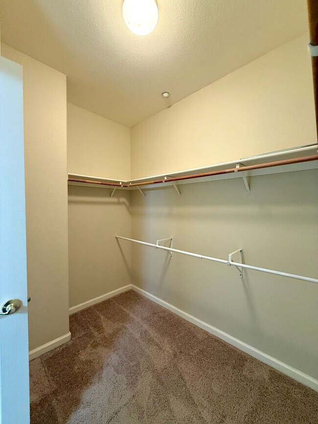Building Photo - $3,700 / 3BR GORGEOUS CENTRAL FREMONT TOWNHOME IN PARKMONT