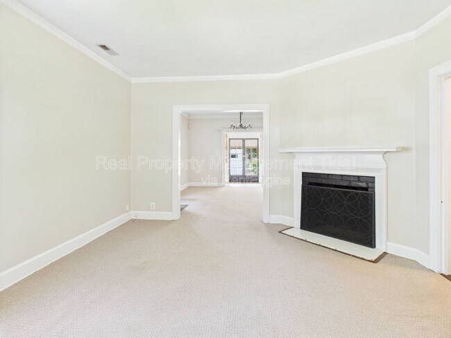 Building Photo - 217 Palen Ave