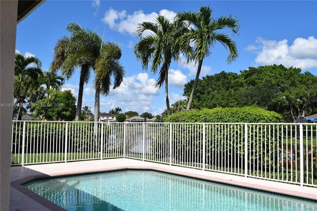 Primary Photo - 991 Crestview Cir