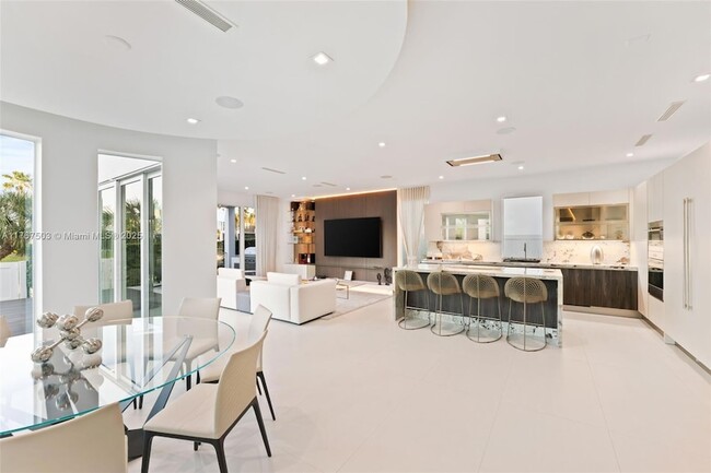 Building Photo - 10561 NW 67th Terrace