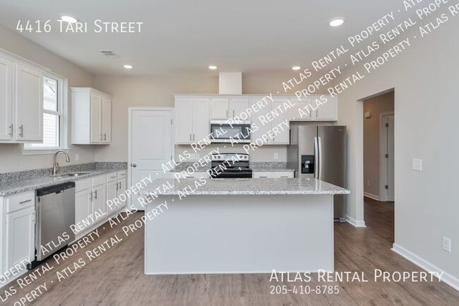 Building Photo - 4416 Tari St