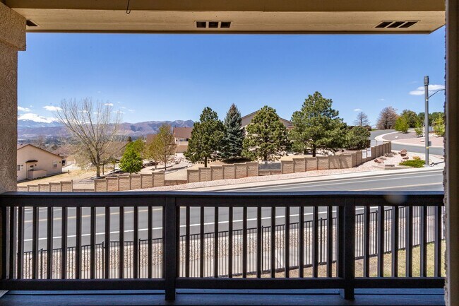 Building Photo - 8270 Regiment Ct