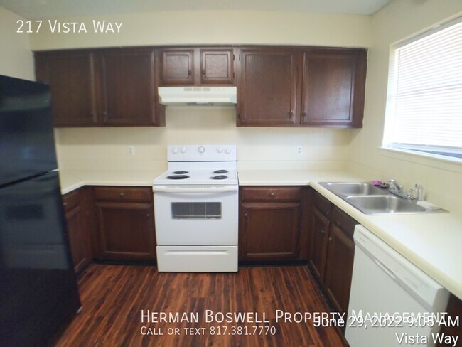 Building Photo - 217 Vista Way