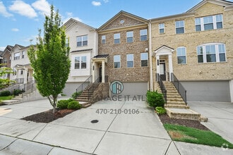 Building Photo - A beautifully maintained 3-bedroom, 3.5-ba...