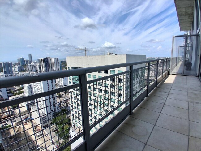 Building Photo - 690 SW 1st Ct