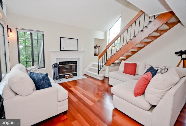 Building Photo - 7013C Birkenhead Pl