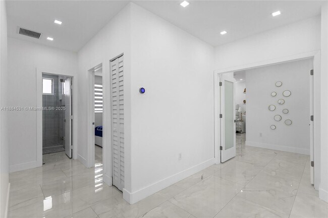 Building Photo - 8740 NW 153rd Terrace