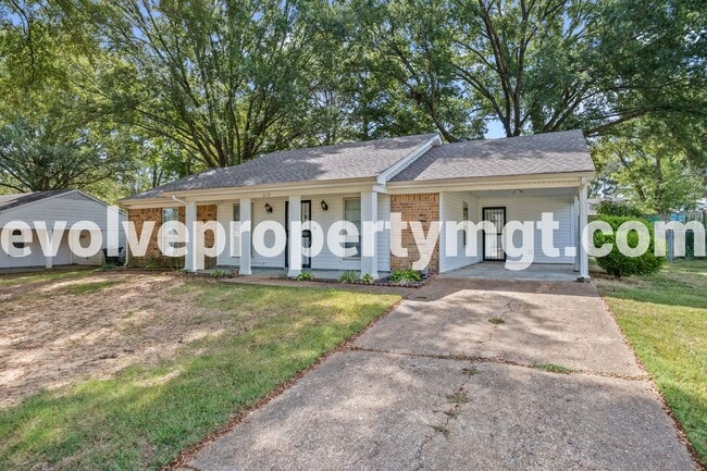 Building Photo - Charming Collierville home in PRIME location!