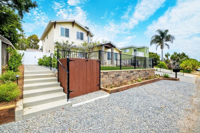 Building Photo - 541 San Dieguito Dr
