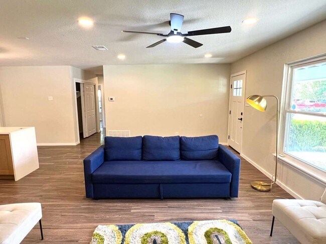 Building Photo - 3615 Electra Dr