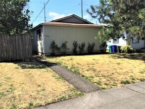 Building Photo - Arbor Lodge Ranch
