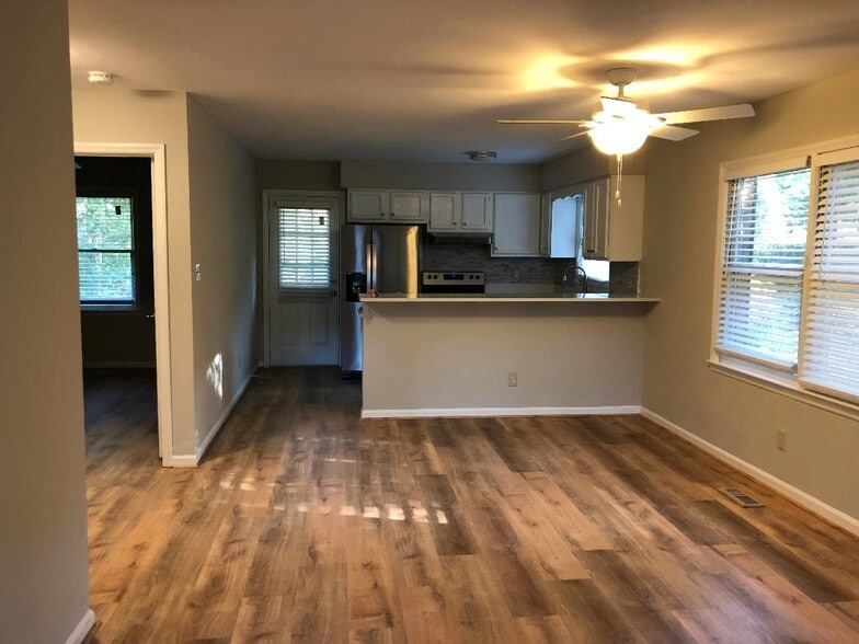 Building Photo - 901 N Greensboro St