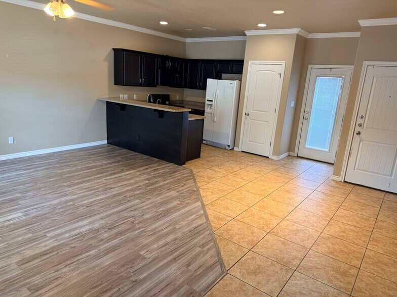 Building Photo - 7230 Barksdale Ln