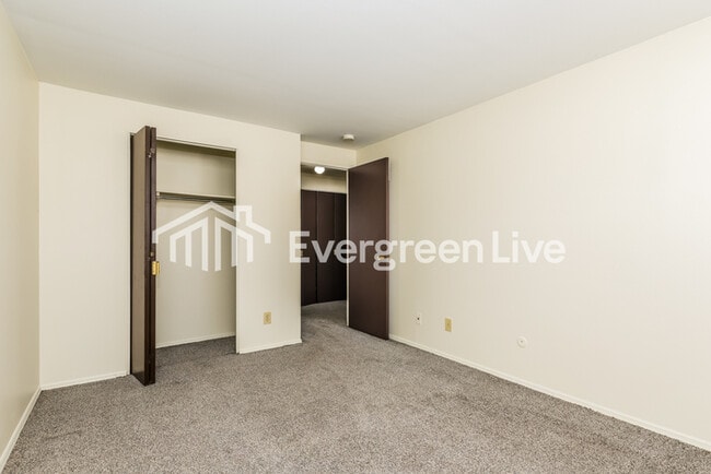 Building Photo - 7572 Mt Hood