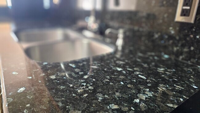 Building Photo - 2101 S Atlantic Ave