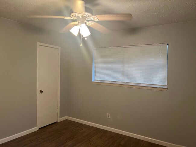 Building Photo - 6742 Indian Lake Dr