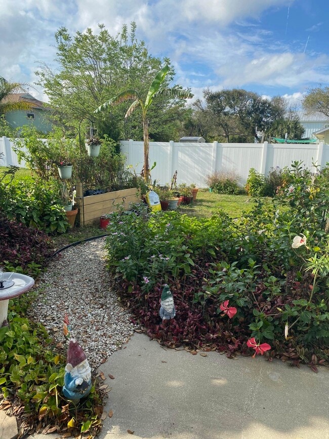 Building Photo - 6549 Madison St