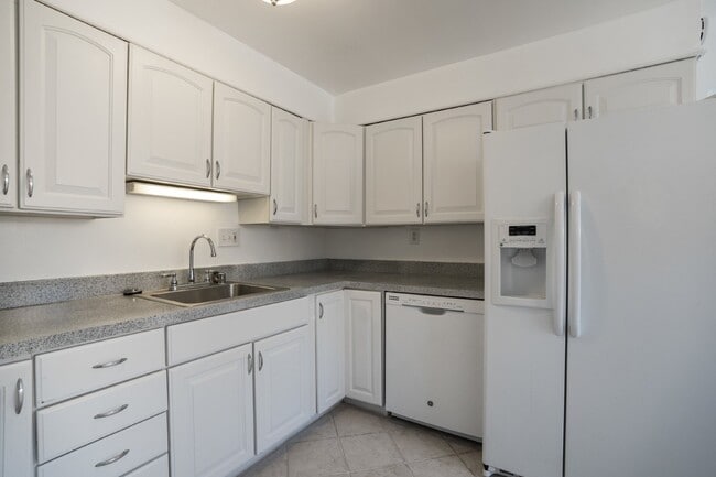 Building Photo - 7709 Ravine Dr