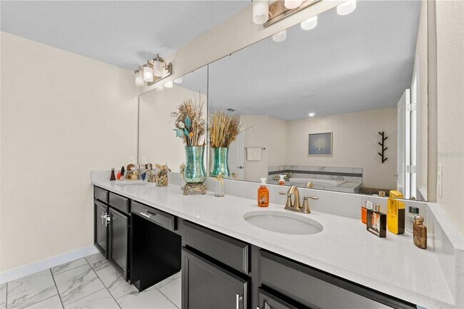 Building Photo - 14807 Winter Stay Dr